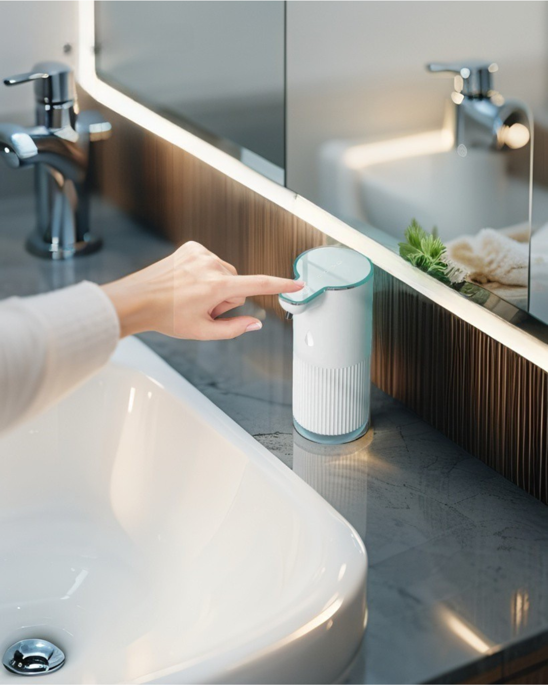 Automatic Soap Dispenser – A smart foam dispenser with a sleek modern design, featuring USB charging for convenience.